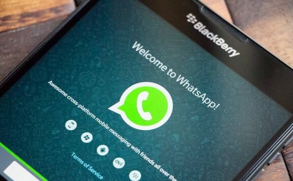 WhatsApp (crackberry.com)