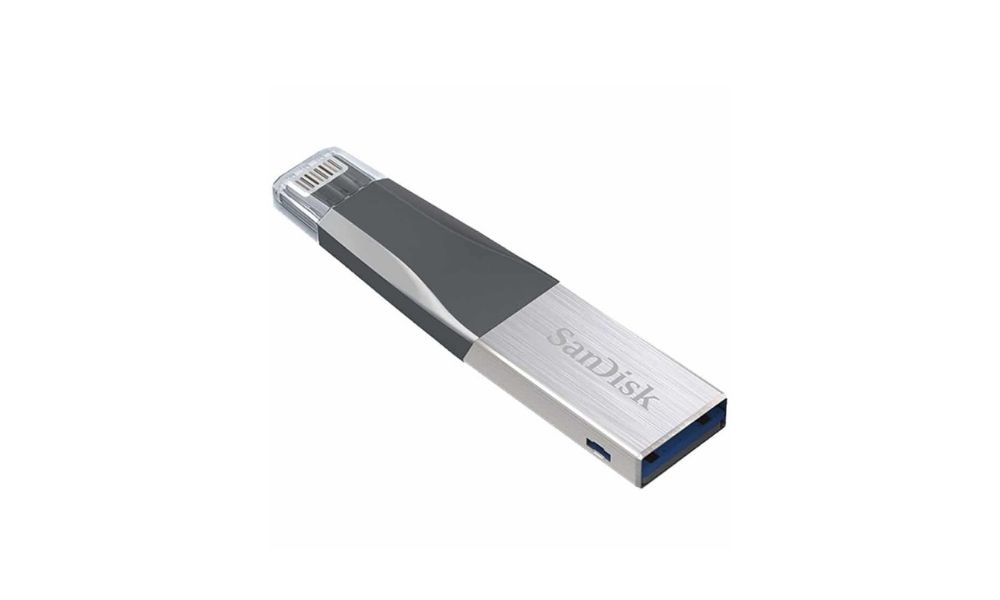 SanDisk The iXpand Mini Flash Drive for Your iPhone